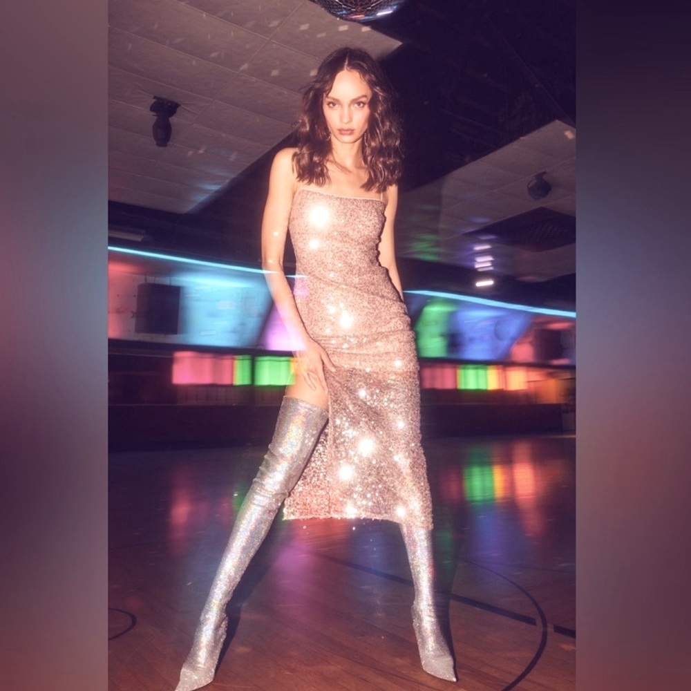 Gorgeous ASTR the label Women's Jewel Dress in Nude. Size medium NEW WITH TAGS